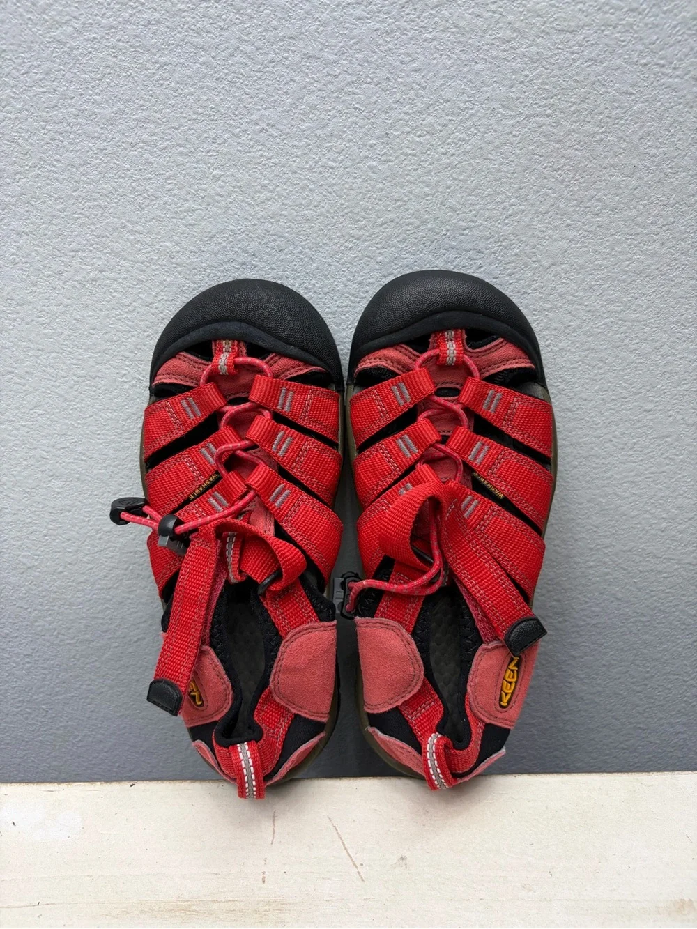 Keen Newport H2 Red Fisherman Sandals Size 2 Boys